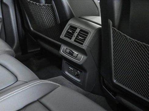 Certified 2025 Audi Q5 2.0T Premium Plus w/ Premium Plus Package image 18