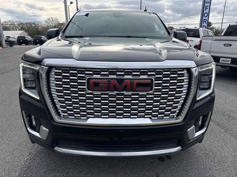 Used 2022 GMC Yukon XL Denali w/ Denali Ultimate Package image 2