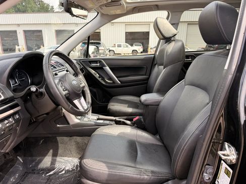 Used 2017 Subaru Forester 2.5i Limited AWD/4WD image 2