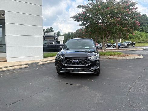 Used 2024 Ford Escape ST-Line AWD/4WD image 2