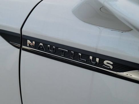 Certified 2022 Lincoln Nautilus Reserve FWD image 6