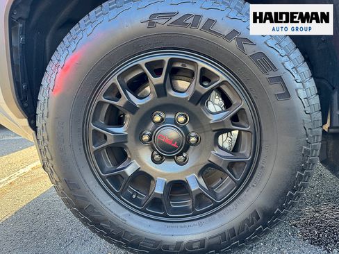 Used 2025 Toyota 4Runner TRD Off-Road Premium AWD/4WD image 5