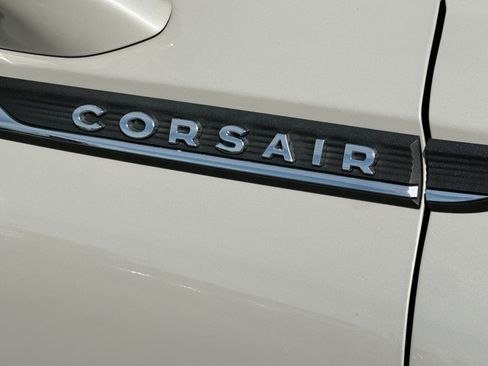 Used 2022 Lincoln Corsair Reserve image 27