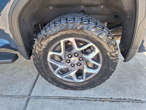 Used 2023 GMC Sierra 1500 SLT w/ SLT Premium Package image 23