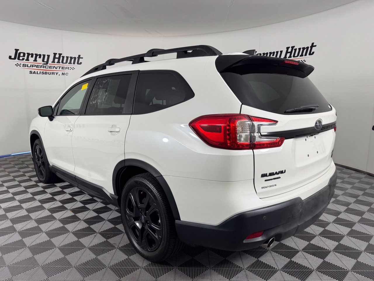 Used 2023 Subaru Ascent Onyx Edition AWD/4WD image 9