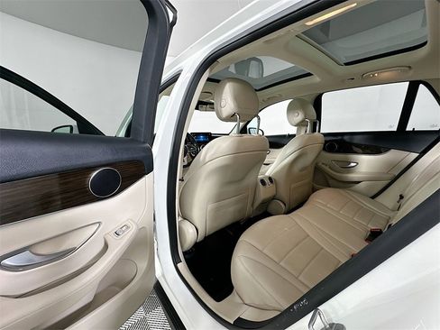 Used 2022 Mercedes-Benz GLC 300 image 17