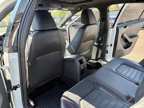 Used 2015 Volkswagen Jetta GLI SEL FWD image 18