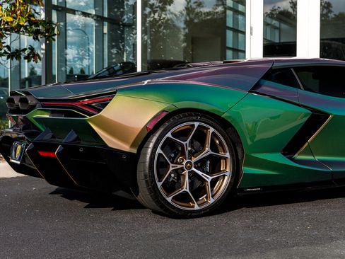 Used 2024 Lamborghini Revuelto AWD/4WD image 16