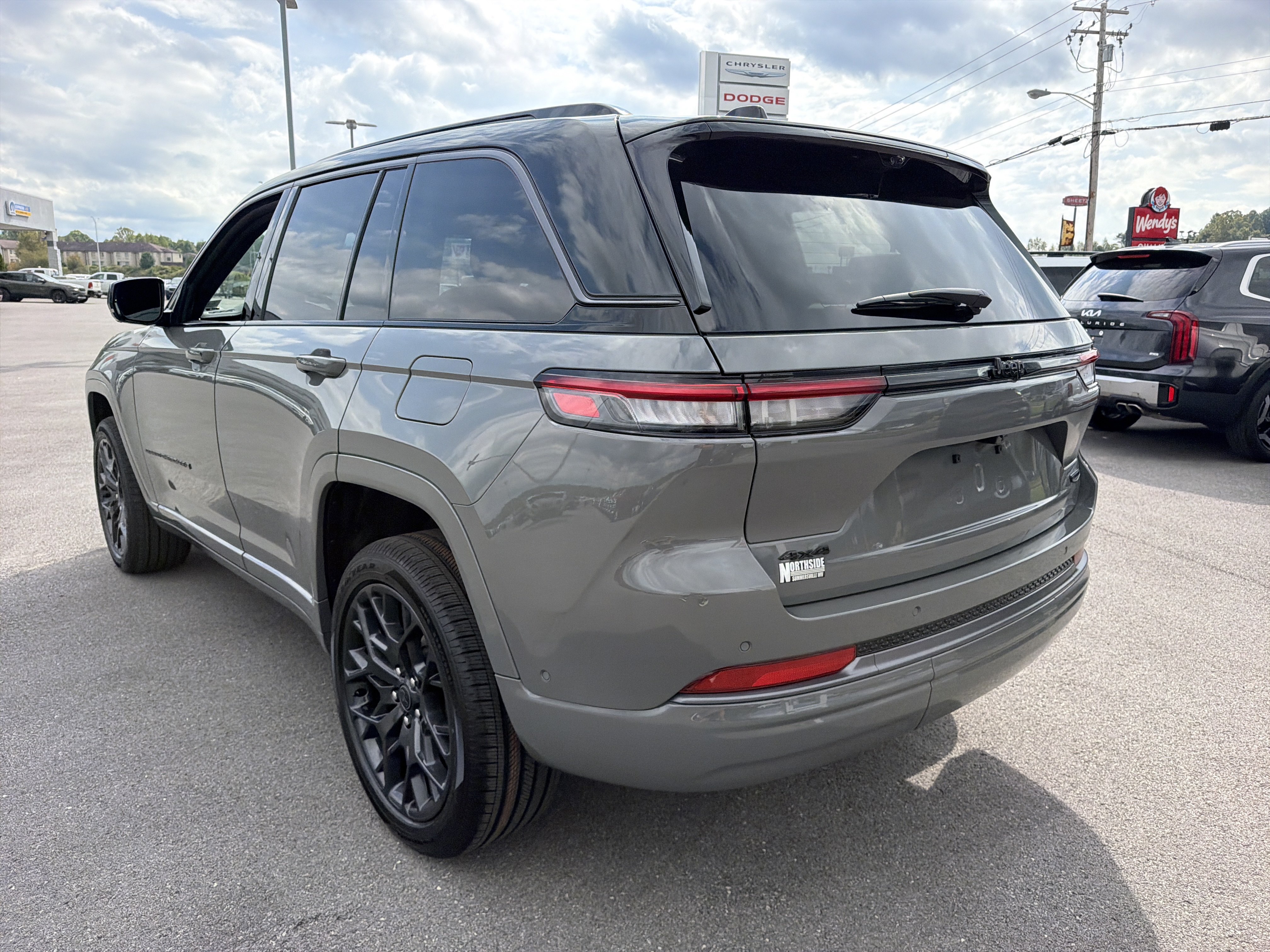 New 2027 Jeep Grand Cherokee Summit AWD/4WD image 8