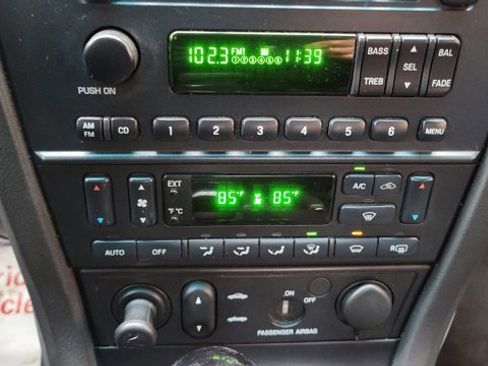 Used 2002 Ford Thunderbird image 15