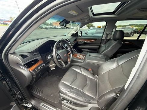 Used 2018 Cadillac Escalade Premium Luxury AWD/4WD image 12