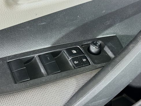 Used 2024 Toyota Corolla LE w/ LE Convenience Package FWD image 15
