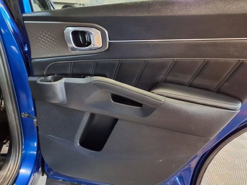 Used 2023 Kia Sorento SX image 11