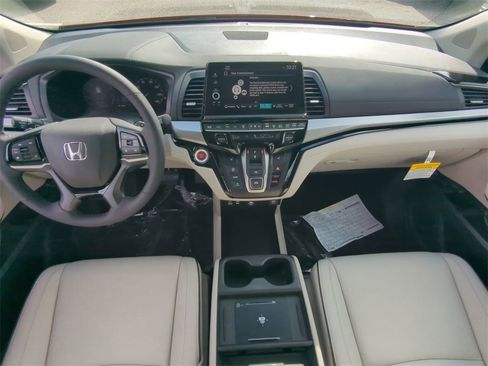 New 2026 Honda Odyssey Touring image 15