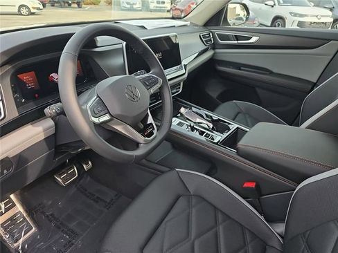 New 2026 Volkswagen Atlas Peak Edition image 18