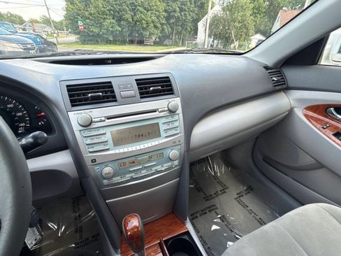 Used 2009 Toyota Camry XLE FWD image 24