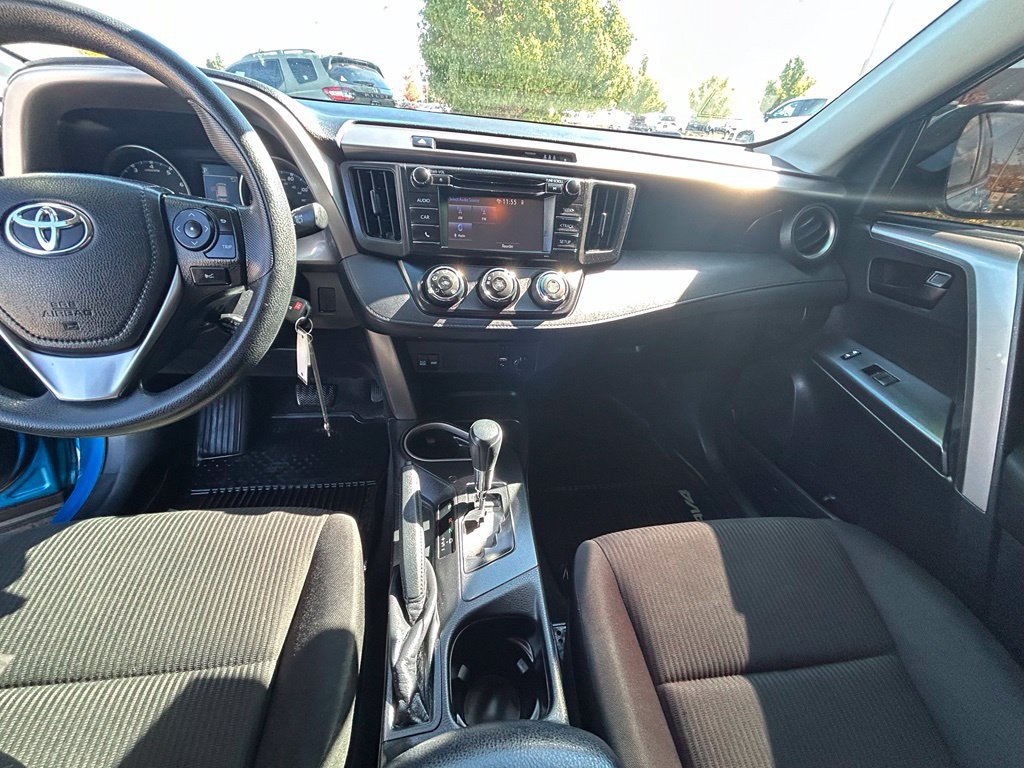 Used 2018 Toyota RAV4 LE w/ All Weather Liner Package AWD/4WD image 18