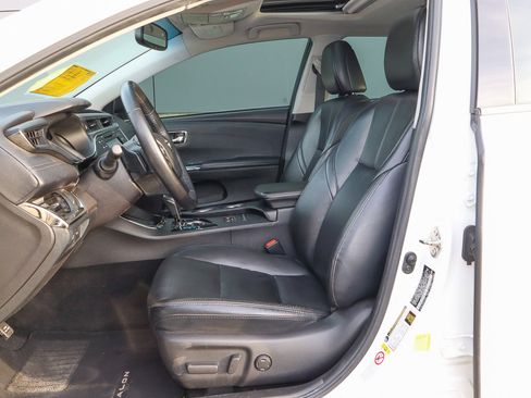 Used 2016 Toyota Avalon XLE Premium image 7