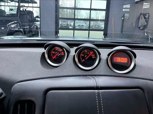 Used 2020 Nissan 370Z Coupe image 15