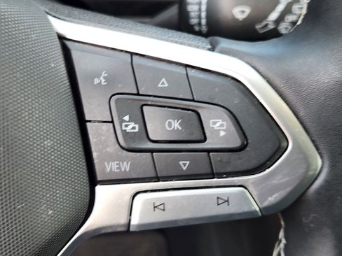 Certified 2022 Volkswagen Tiguan SE image 24