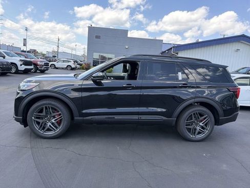 New 2026 Ford Explorer ST-Line w/ ST-Line Street Pack AWD/4WD image 9