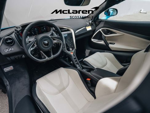 Used 2025 McLaren 750S TechLux image 27