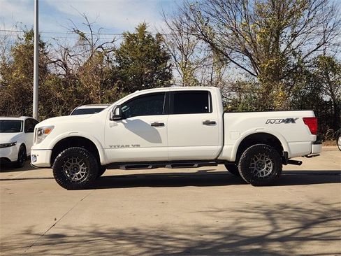 Used 2018 Nissan Titan PRO-4X w/ Pro-4x Convenience Package image 3