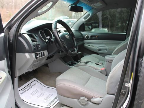 Used 2011 Toyota Tacoma PreRunner w/ TRD Sport Pkg w/JBL Audio image 18