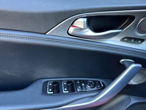 Used 2018 Kia Stinger GT2 image 8