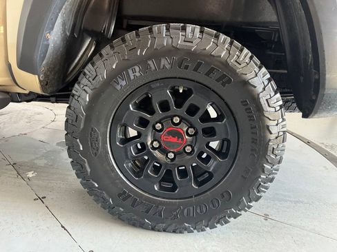 Used 2017 Toyota Tacoma TRD Off-Road w/ Tow Package RWD image 15