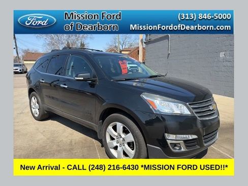 Used 2017 Chevrolet Traverse LT w/ Style and Technology Package image 1