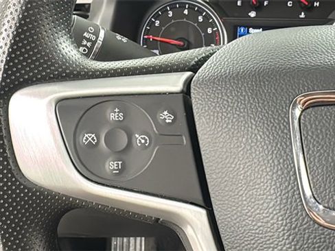 Used 2023 GMC Acadia SLE w/ Driver Convenience Package image 24