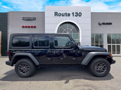 Used 2025 Jeep Wrangler Unlimited Sport AWD/4WD image 5