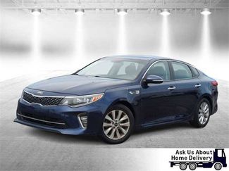 Used 2018 Kia Optima S image 1