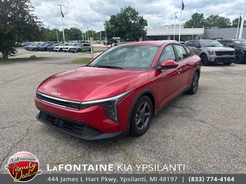Certified 2025 Kia K4 FWD image 1