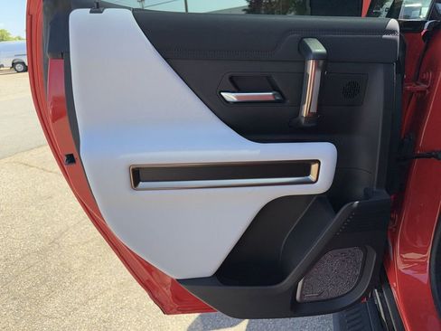 Used 2025 GMC Hummer EV 3X w/ LPO, Dark Essentials Package AWD/4WD image 30