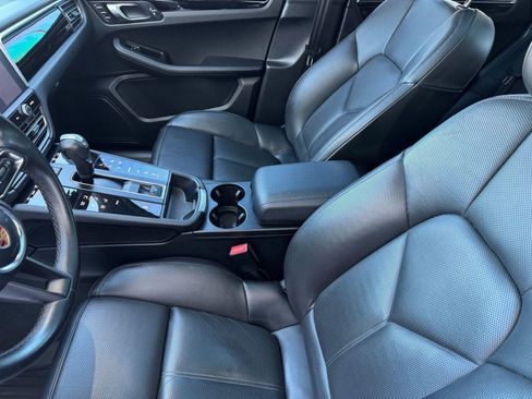 Used 2023 Porsche Macan image 16