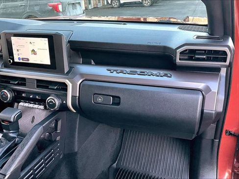 Used 2025 Toyota Tacoma TRD Off-Road image 17