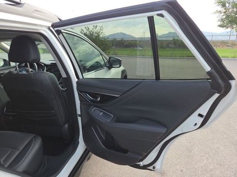 Used 2025 Subaru Outback Limited AWD/4WD image 17
