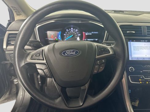 Used 2019 Ford Fusion SE image 12