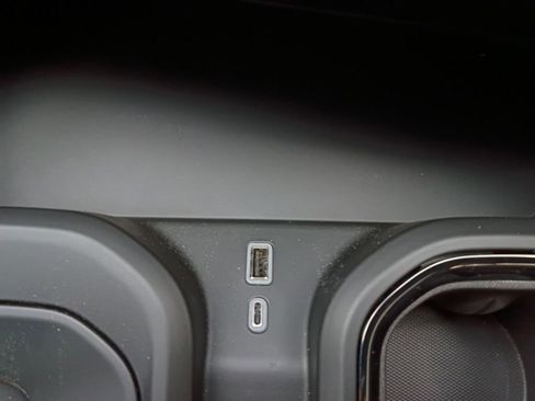 Used 2025 GMC Sierra 1500 AT4 w/ AT4 Premium Package image 6