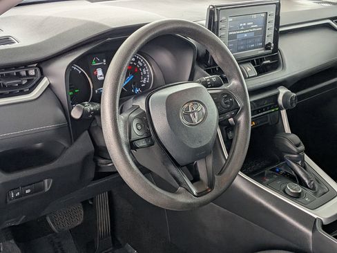 Used 2021 Toyota RAV4 XLE AWD/4WD image 14