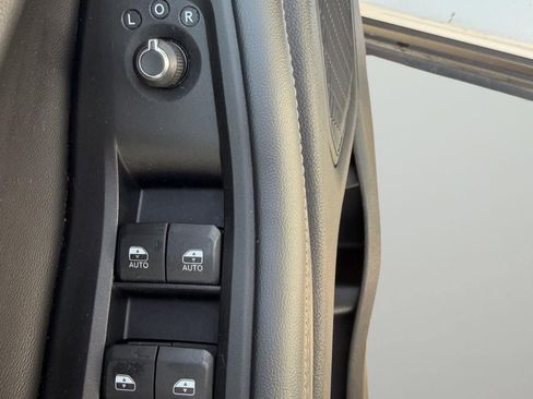 Used 2024 Jeep Grand Cherokee Altitude AWD/4WD image 12