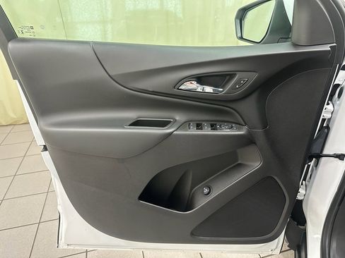 Certified 2024 Chevrolet Equinox LT w/ LPO, Floor Liner Package image 32