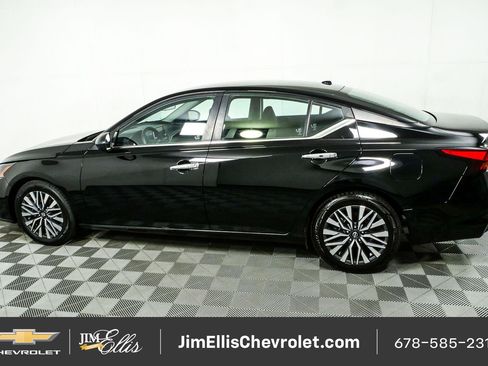 Used 2024 Nissan Altima 2.5 SV FWD image 27