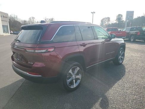 New 2025 Jeep Grand Cherokee Limited w/ Luxury Tech Group II image 5