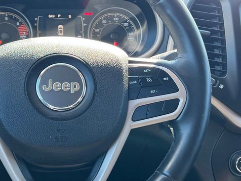 Used 2017 Jeep Cherokee Latitude image 24