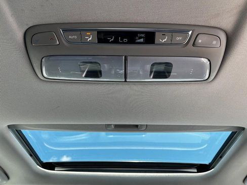 Used 2022 Kia Telluride EX w/ EX Premium Package image 11