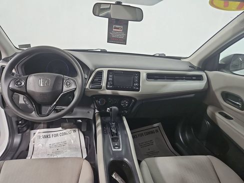 Used 2017 Honda HR-V LX image 12