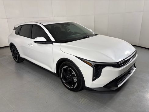 New 2026 Kia K4 GT-Line Turbo FWD image 2